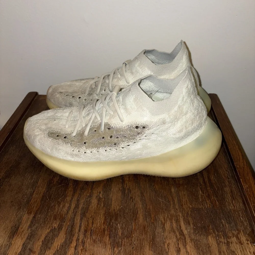 Size 9.5 - adidas Yeezy Boost 380 Calcite Glow 2020‎